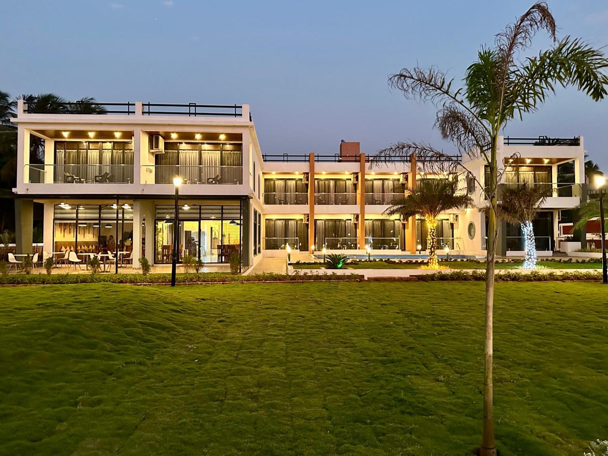 Hotel Aqualina Bhogwe Exteriér fotografie