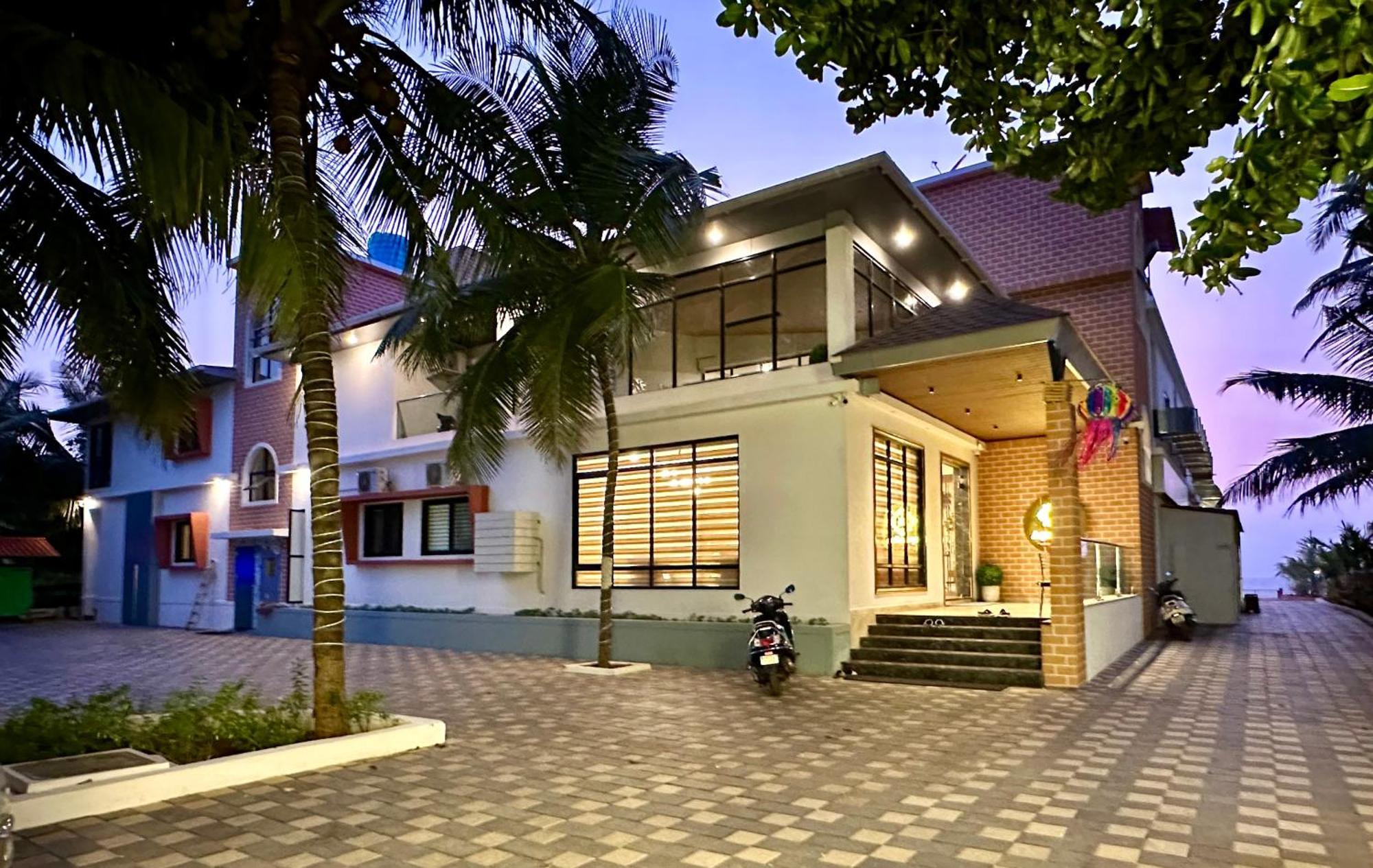 Hotel Aqualina Bhogwe Exteriér fotografie