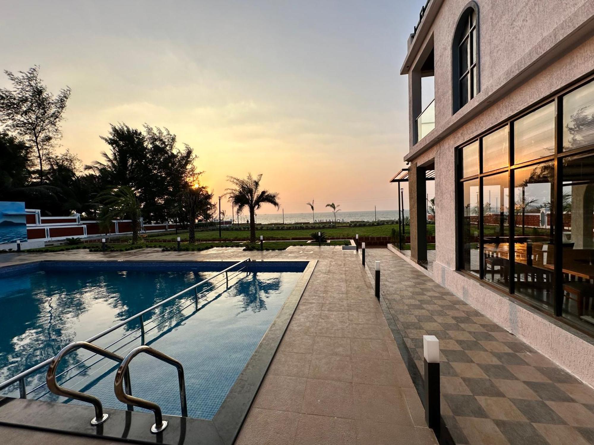 Hotel Aqualina Bhogwe Exteriér fotografie